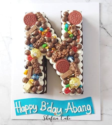 Monogram Cake Huruf N